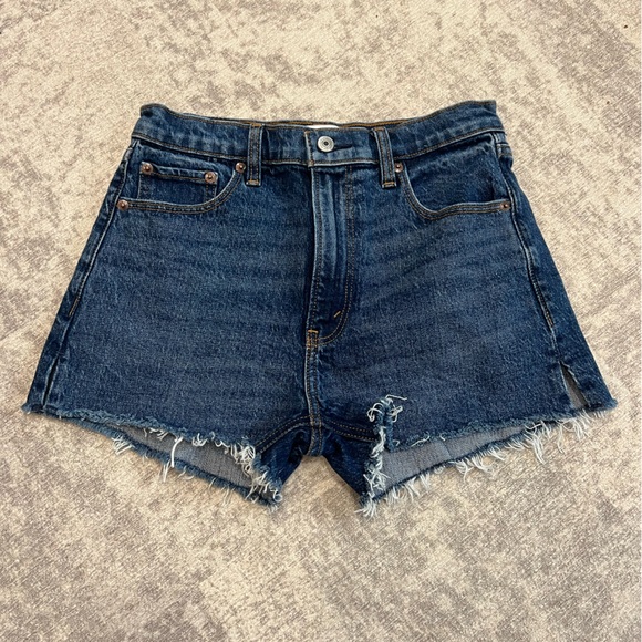 NWT Abercrombie High Rise Mom Shorts - Picture 2 of 3